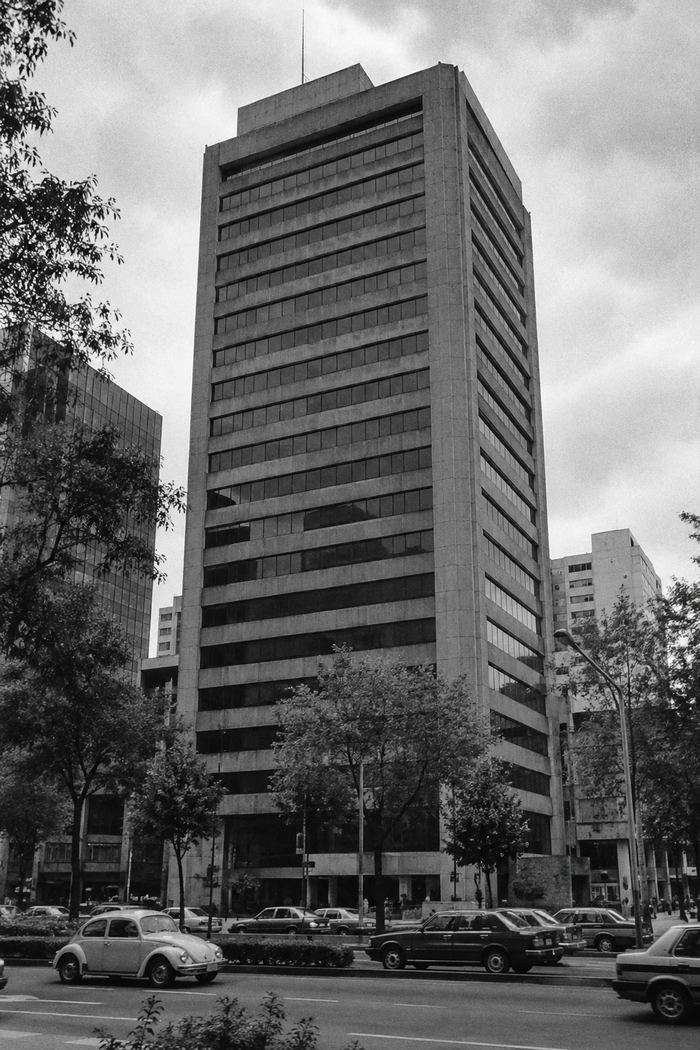 Torre Atlántida en 1994, fotografía de prensa